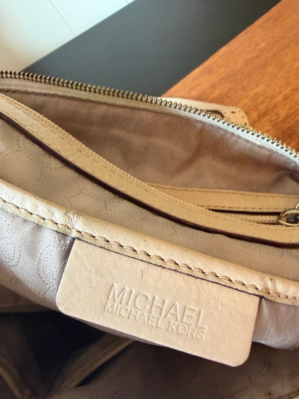 Michael Kors Jet Set Travel Tote Large vanilla monogram - Picture 15 of 15